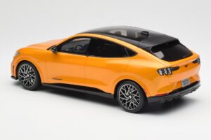 Ford Mustang Mach-E GT Performance Cyber Oranž Otto 1:18 OT983 Vaik - pilt 5/6