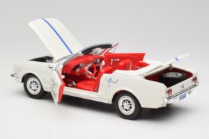 Ford Mustang Pace Car Wimbledon White Solido 1:18 81578 Metall - pilt 5/8