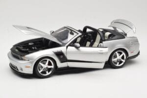 Ford Mustang S197 Roush 427R Kabriolett Hõbedane Maisto 1:18 31669 Metall - pilt 2/8