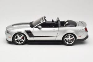 Ford Mustang S197 Roush 427R Kabriolett Hõbedane Maisto 1:18 31669 Metall - pilt 4/8
