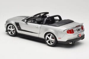 Ford Mustang S197 Roush 427R Kabriolett Hõbedane Maisto 1:18 31669 Metall - pilt 7/8
