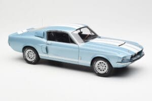 Ford Mustang Shelby GT500 Helesininen Metallik Valgete Triipudega AUTOart 1:18 72907 Metall - pilt 6/8