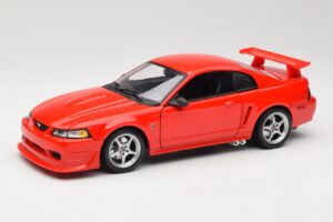 Ford Mustang SVT Cobra R SN95 Punane Maisto 1:18 531872 Metall