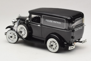 Ford Panel Car Police Patrol Signature Models 1:18 18143 Metall - pilt 5/6