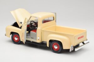 Ford Pickup Colonial Valge Road Legends 1:18 92148 Metall - pilt 5/8