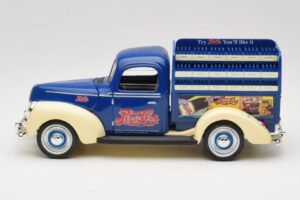 Ford Pepsi-Cola Replica Golden Wheel 1:18 PF351 Metall - pilt 4/8