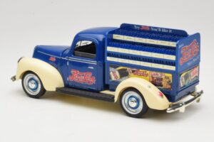 Ford Pepsi-Cola Replica Golden Wheel 1:18 PF351 Metall - pilt 7/8