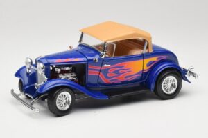 Ford Roadster Street Rod Sinine with Fire Road Signature 1:18 92249 Metall