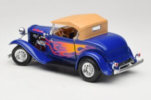 Ford Roadster Street Rod Sinine with Fire Road Signature 1:18 92249 Metall - pilt 7/8