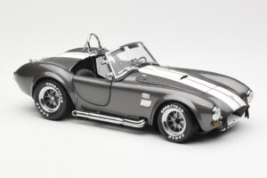 Ford Shelby Cobra 427 S/C Hall Metallik Valgete Triipudega Kyosho 1:18 08045GRW Metall - pilt 6/8