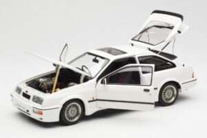 Ford Sierra RS Cosworth Valge AUTOart 1:18 72862 Metall - pilt 2/8