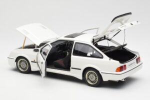 Ford Sierra RS Cosworth Valge AUTOart 1:18 72862 Metall - pilt 5/8