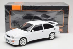 Ford Sierra RS Cosworth Valge IXO 1:18 18CMC121 Metall - pilt 6/6