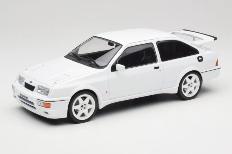 Ford Sierra RS Cosworth Valge IXO 1:18 18CMC121 Metall