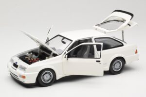 Ford Sierra RS Cosworth Valge Minichamps 1:18 150084000 Metall - pilt 2/8