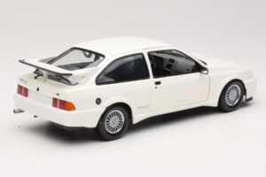 Ford Sierra RS Cosworth Valge Minichamps 1:18 150084000 Metall - pilt 3/8