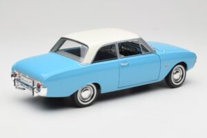 Ford Taunus 12M P1 Taunus Blue Revell 1:18 08880 Metall - pilt 3/8
