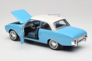 Ford Taunus 12M P1 Taunus Blue Revell 1:18 08880 Metall - pilt 5/8