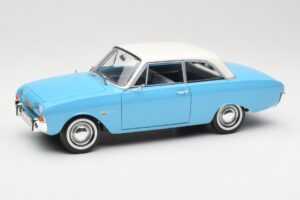 Ford Taunus 17M P2 Sinine Revell 1:18 08817 Metall
