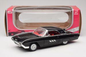 Ford Thunderbird Must Anson 1:18 30344 Metall - pilt 8/8