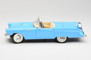 Ford Thunderbird Kabriolett Sinine Road Signature 1:18 92358 Metall - pilt 4/8