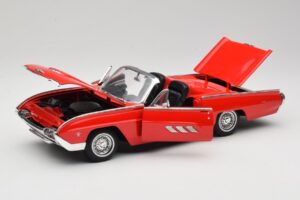 Ford Thunderbird Kabriolett Punane Anson 1:18 30334 Metall - pilt 2/8