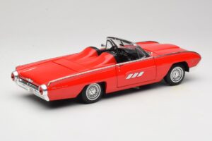 Ford Thunderbird Kabriolett Punane Anson 1:18 30334 Metall - pilt 3/8