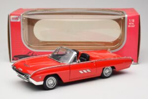 Ford Thunderbird Kabriolett Punane Anson 1:18 30334 Metall - pilt 8/8