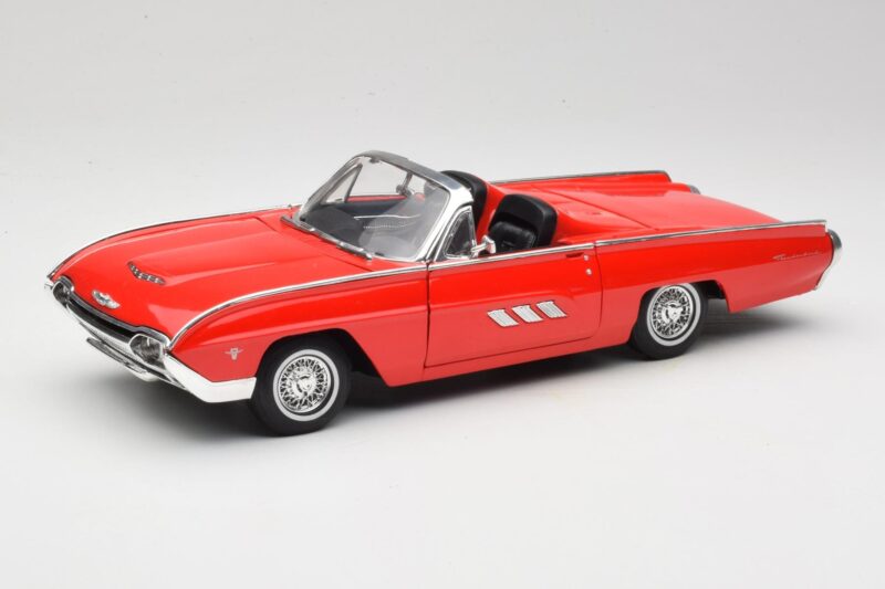 Ford Thunderbird Kabriolett Punane Anson 1:18 30334 Metall