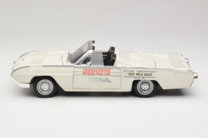 Ford Thunderbird Kabriolett Indy Pace Car Anson 1:18 30368 Metall - pilt 3/6