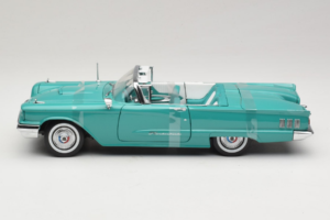 Ford Thunderbird Kabriolett Roheline Sun Star 1:18 4315-P1 Metall - pilt 3/6