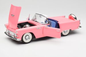 Ford Thunderbird Roosa Revell 1:18 8804 Metall - pilt 2/8