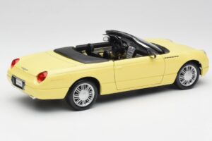 Ford Thunderbird Show Car Kollane Maisto 1:18 50335 Metall - pilt 3/8