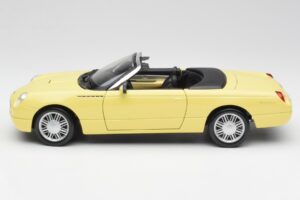 Ford Thunderbird Show Car Kollane Maisto 1:18 50335 Metall - pilt 4/8
