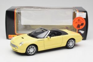 Ford Thunderbird Show Car Kollane Maisto 1:18 50335 Metall - pilt 8/8