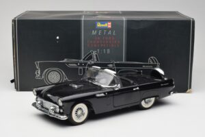 Ford Thunderbird Kabriolett Must Revell 1:18 8818-M1 Metall - pilt 8/8