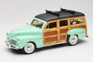 Ford Woody Panel Wagon Müntroheline Road Signature 1:18 20028 Metall