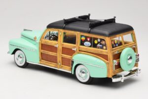 Ford Woody Panel Wagon Müntroheline Road Signature 1:18 20028 Metall - pilt 7/8
