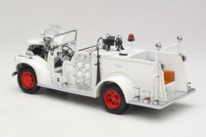 GMC Tuletõrjeauto Valge Road Signature 1:18 20068 Metall - pilt 5/9