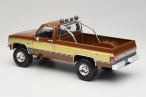 GMC K-2500 Sierra Grande Pruun GreenLight 1:18 13560 Metall - pilt 7/8