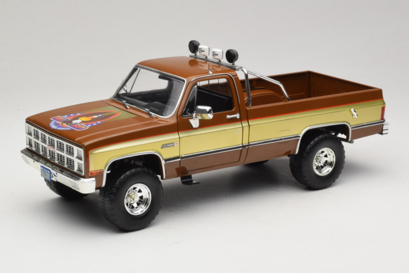 GMC K-2500 Sierra Grande Pruun GreenLight 1:18 13560 Metall