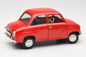 Goggomobil T 250 Punane Revell 1:18 08952 Metall - pilt 2/7