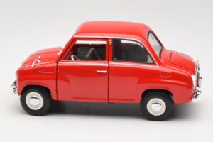 Goggomobil T 250 Punane Revell 1:18 08952 Metall - pilt 3/7