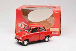 Goggomobil T 250 Punane Revell 1:18 08952 Metall - pilt 7/7