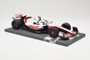 Haas VF-22 #47 M. Schumacher Bahrain GP 2022 Minichamps 1:18 117220147 Metall - pilt 4/6