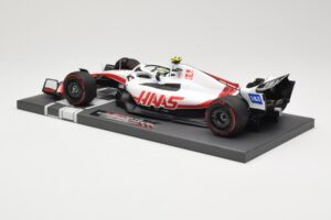 Haas VF-22 #47 M. Schumacher Bahrain GP 2022 Minichamps 1:18 117220147 Metall - pilt 5/6