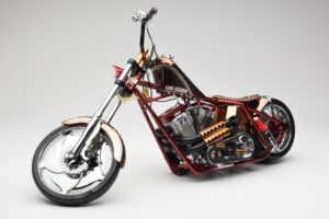 Harley-Davidson West Coast Choppers Diablo Soft Tail Kuldne Punane Minichamps 1:5 JJ04-05-03 Metall