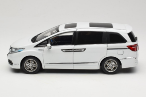 Honda Elysion Valge OEM 1:18 430056 Metall - pilt 4/8