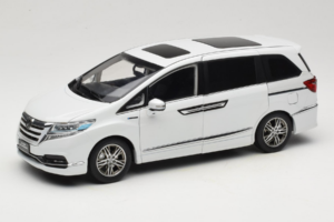 Honda Elysion Valge OEM 1:18 430056 Metall