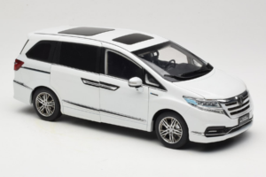 Honda Elysion Valge OEM 1:18 430056 Metall - pilt 6/8